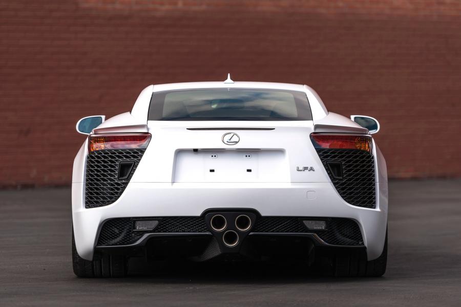  Lexus LF-A 2010 года  (NA) (фото 8 из 35)